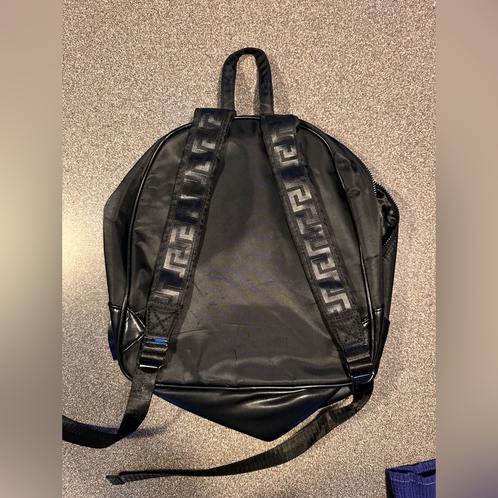 Versace Parfums Black Medusa
Logo Adjustable Strap Backpack Black - Picture 12 of 13